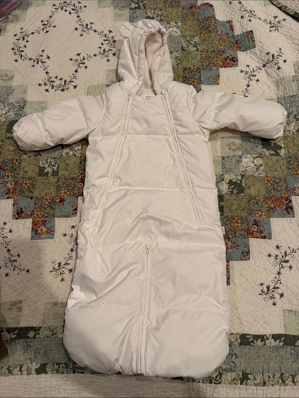 Baby Gap White Hooded Puffer Bunting - Cozy Winter Cover